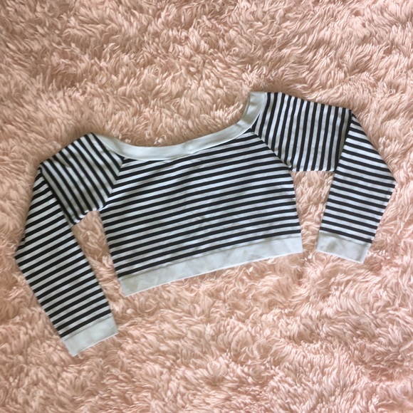Black & White Striped Off-Shoulder Crop Top · Fits S/M - Picture 6 of 6